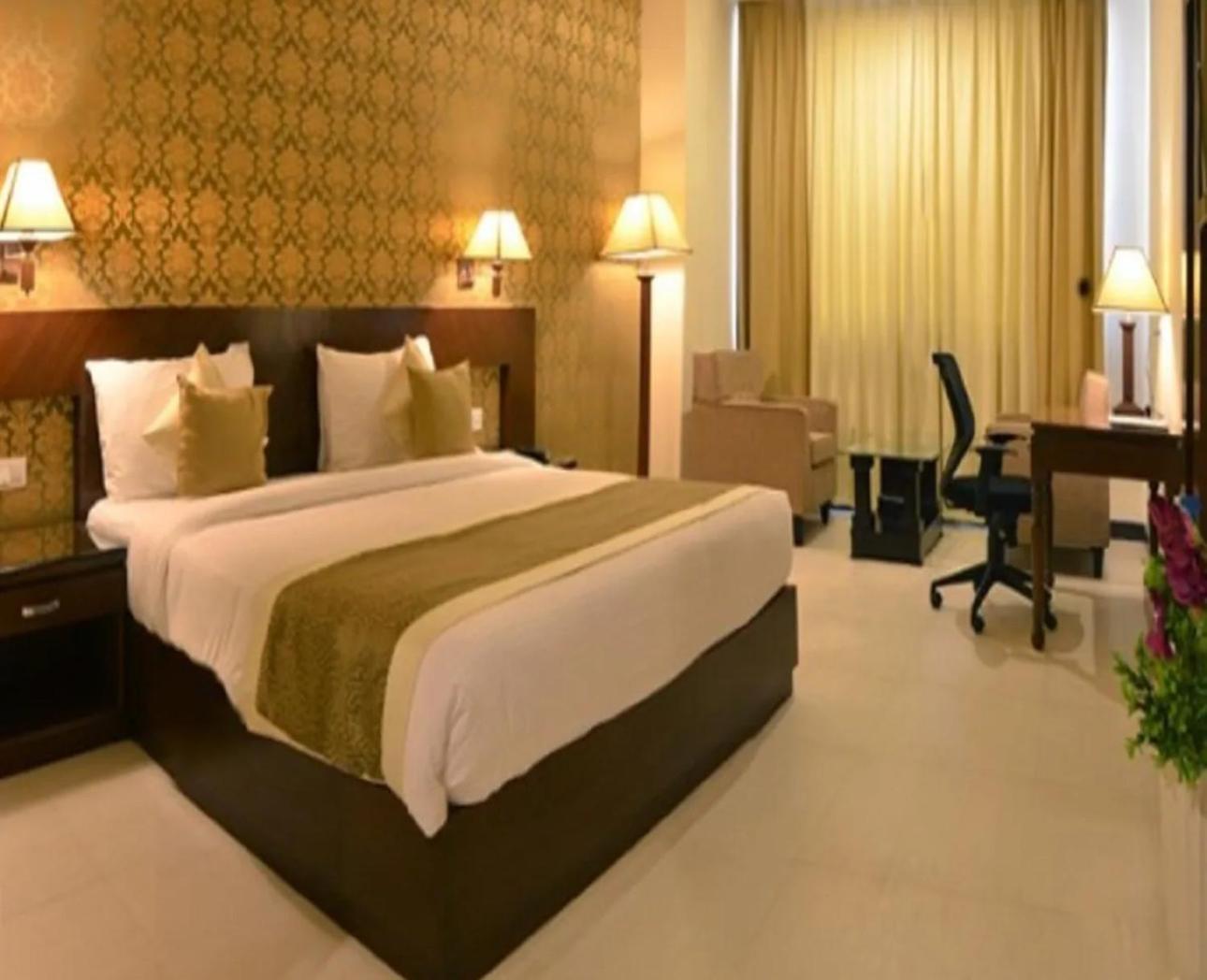 Hotel Devashish Haldwani Exterior photo